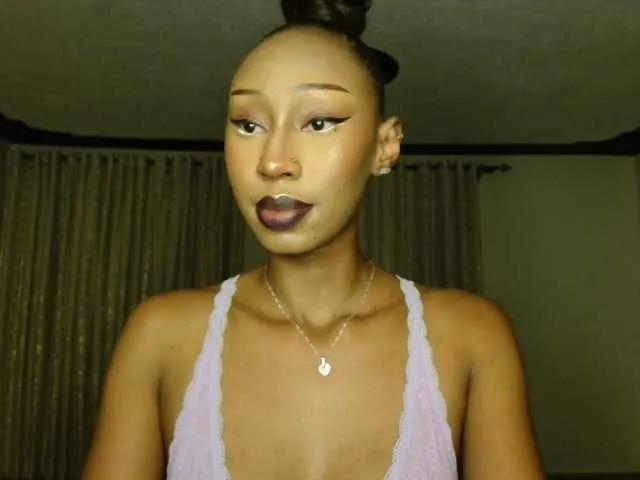 adriana-crystal23 on BongaCams