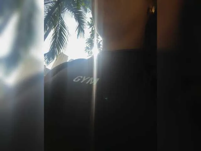 APRILHILL — I love sociable people with a good sense of humor.