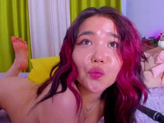 Dollyiaa on BongaCams 