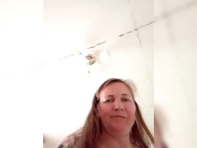 Elena565-1 on BongaCams 