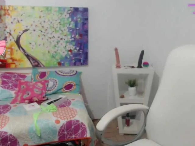 elly-willis on BongaCams 