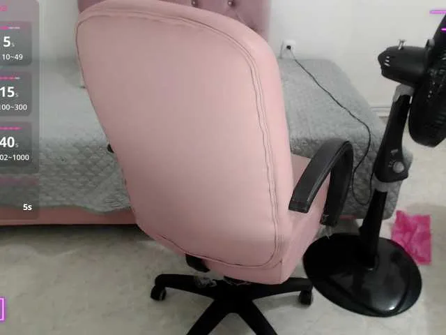 elly-willis on BongaCams 