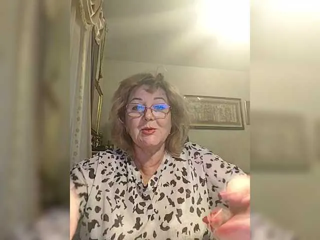 KarinkaSweet — Men who know the value of female pleasure are persistent in getting it and are open to experimentation. Polite, generous and taciturn men! If you're kind... if you use your imagination... and you encourage me to play :)