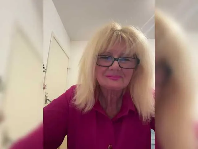 KASANDRABOLOSHKA on BongaCams 