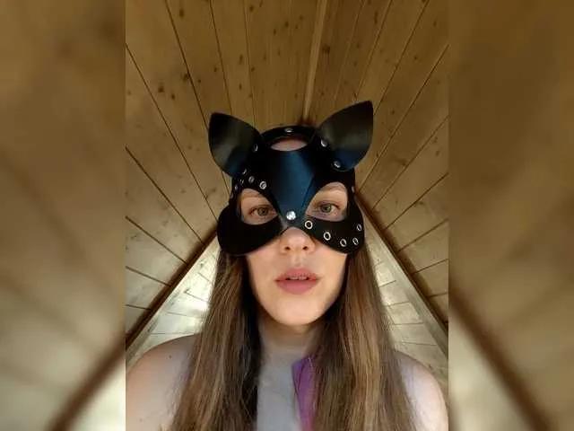 Liza-v-maske on BongaCams