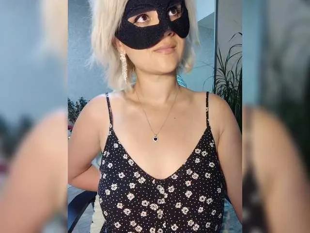 LOVEMENOW23 on BongaCams
