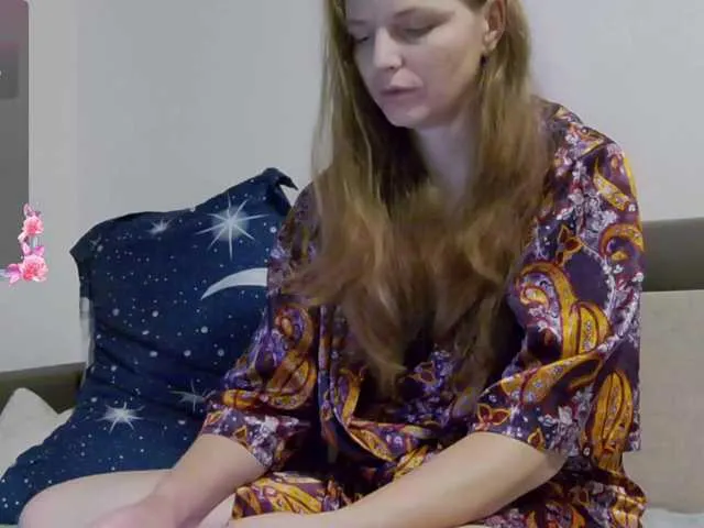 Lulu-Erotica — I'm fascinated by men who know how to talk, who turn on my mind before my body. Intelligent, attentive and generous