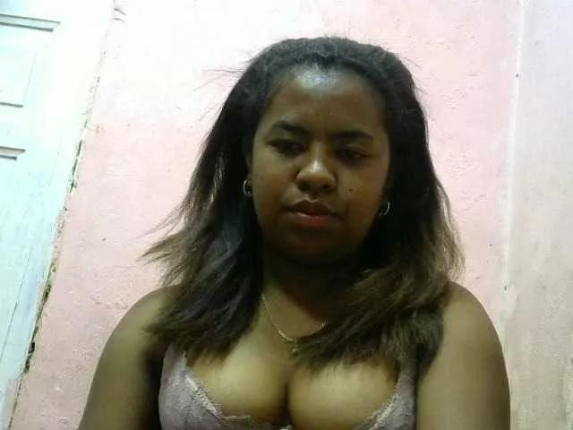 Queencamie on BongaCams 