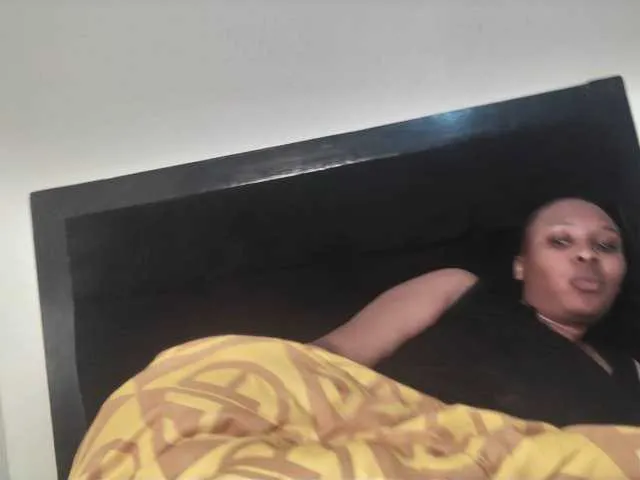 Queenlily25 on BongaCams 