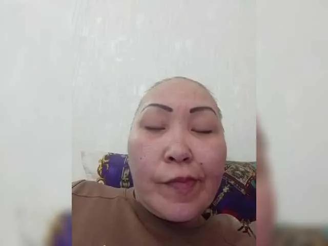 Qweentis on BongaCams 