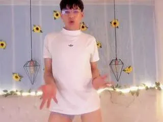 aleaurarashi on CamSoda 