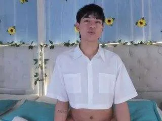 aleaurarashi on CamSoda 