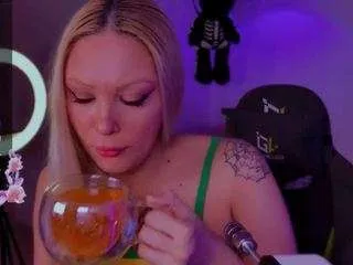 aleksacandy — CUM HARD [999 tokens remaining]