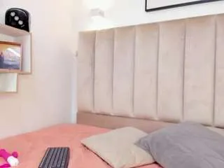 annie-queen on CamSoda 