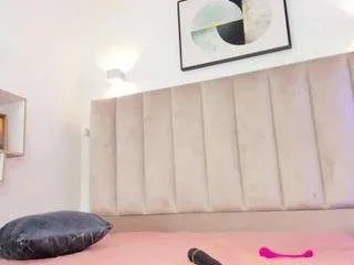 annie-queen on CamSoda 