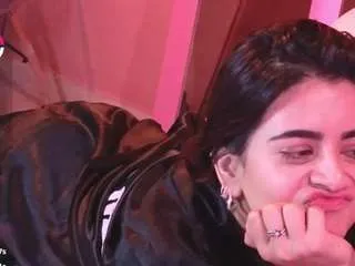 bella-thix on CamSoda 