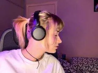 christenawasiuta — Stand up [33 tokens remaining]