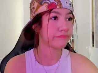 doll-eyees on CamSoda 