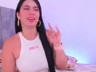 lara-giraldo on CamSoda 