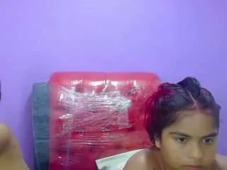 lulu-james on CamSoda 