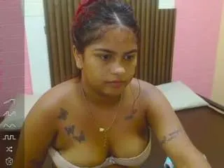 lulu-james on CamSoda 