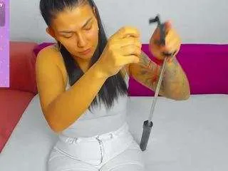 miiakittyy on CamSoda 