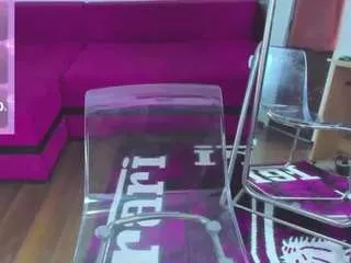 miiakittyy on CamSoda 