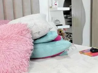 queen-antonella-oficial on CamSoda 