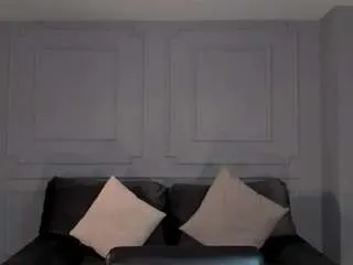 rossierhoades — Can I suck your cock? Let me show u my blowjob skills    Goal: Blowjob + Show ass doggy naked  IG: @rossie_rhoades [333 tokens remaining]