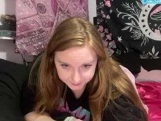 thickgingergoddess — twerk!! [111 tokens remaining]