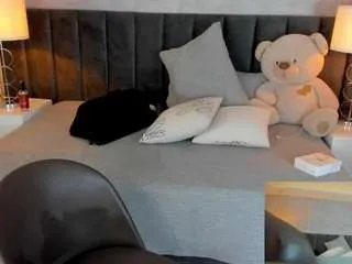 viioletlover on CamSoda 