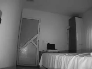 voyeurcam-charmhellen-kitchen — chat