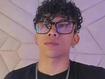 akazaboy on Chaturbate