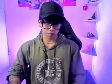 akazaboy on Chaturbate 