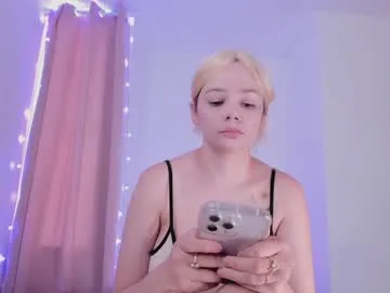 bella_adams_ on Chaturbate 