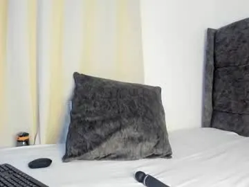 bella_thequeen on Chaturbate 