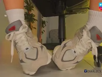 charlotte__grey — Naughty girl with naught feet, come and enjoy it #feet #latina #pantyhose #leggings #hairypussy