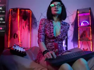 cyberxgoddess_ — #brunette #c2c #mistress #bdsm #strapon