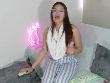 emerald_sparkles on Chaturbate 