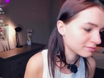 synne_glows on Chaturbate 