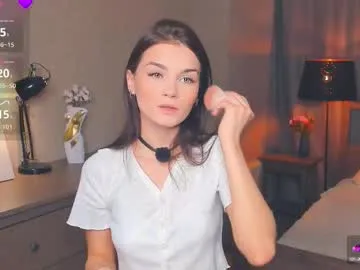 synne_glows on Chaturbate 