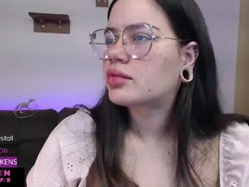 velvetcrystal on Chaturbate 
