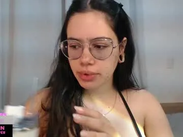 velvetcrystal on Chaturbate 