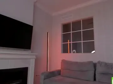 wellicaren — Goal: play with pussy [921 tokens left] #braces #squirt #blonde #bigass #stockings