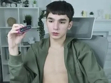 yamitwink — jerk off [266 tokens left] I am #new here #18 #uncut #twink #young