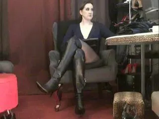 mistress_vivian — Freechat on Flirt4Free