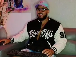 titan_max on Flirt4Free 