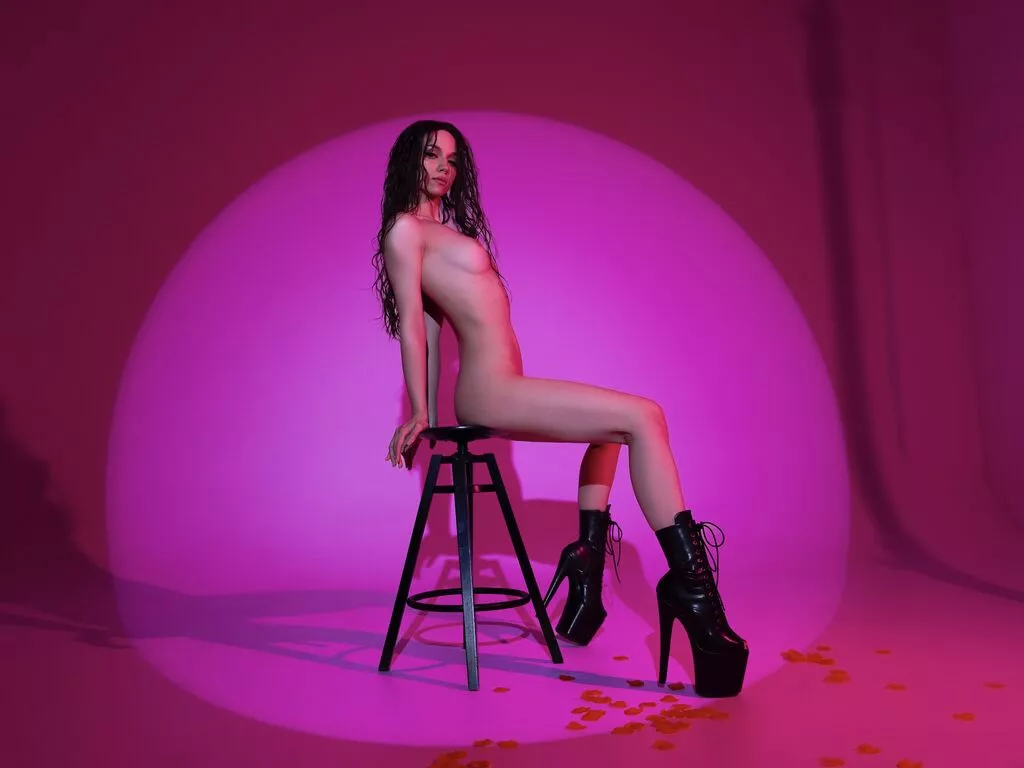 BeatriceVazqueze — I love to talk about anything, get to know you, flirt with you, play with you and dance for you... No embarrassment, just relax