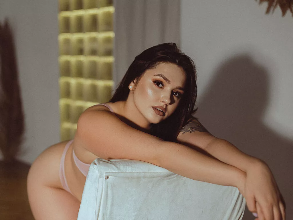 JulietKalen — I like to cook and take pictures, I like to show you my body and I also love role-playing games