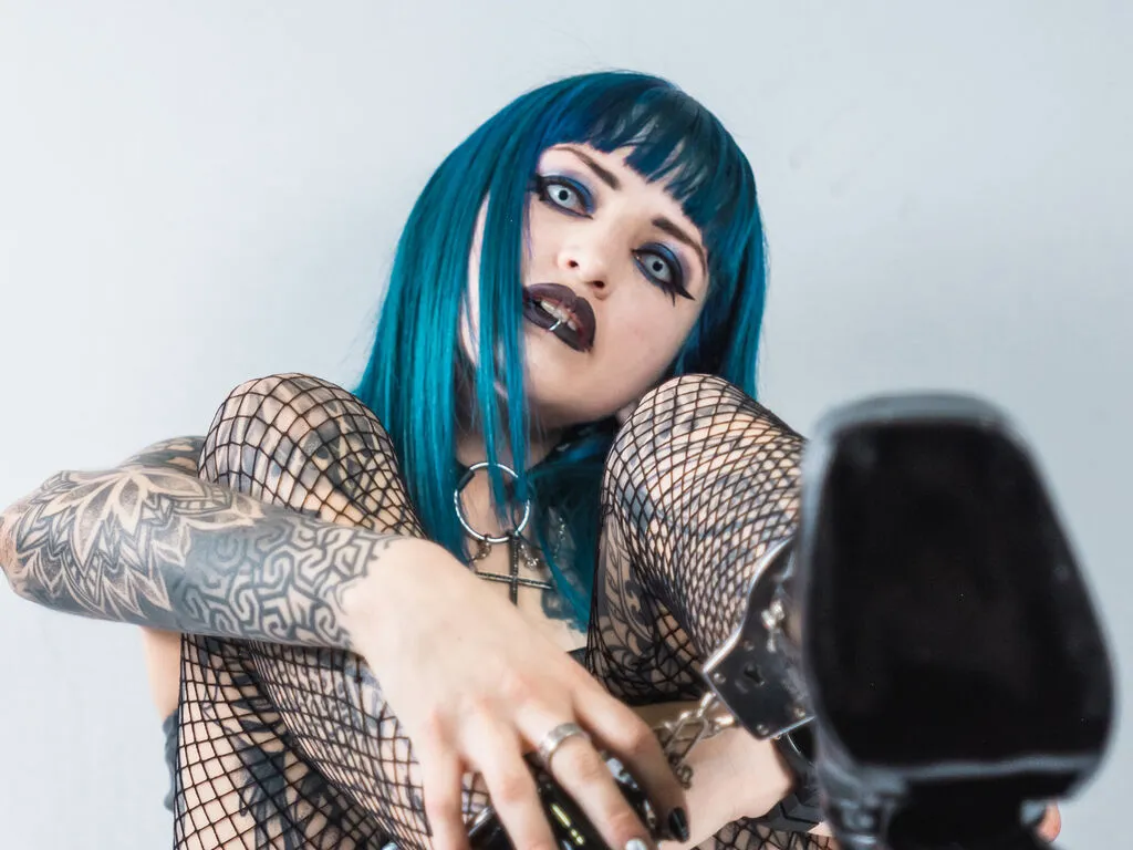 LaurentKirk — I love having very hot conversations, please the attractive guys